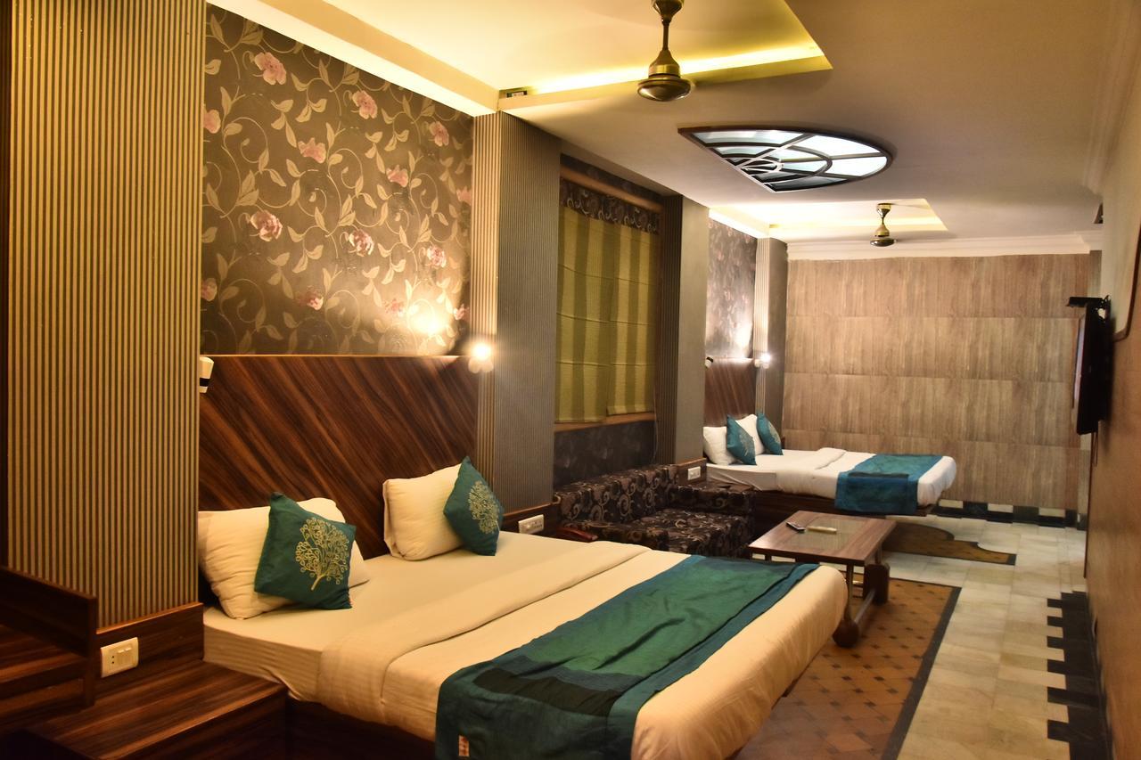 Hotel Deep Канпур Экстерьер фото