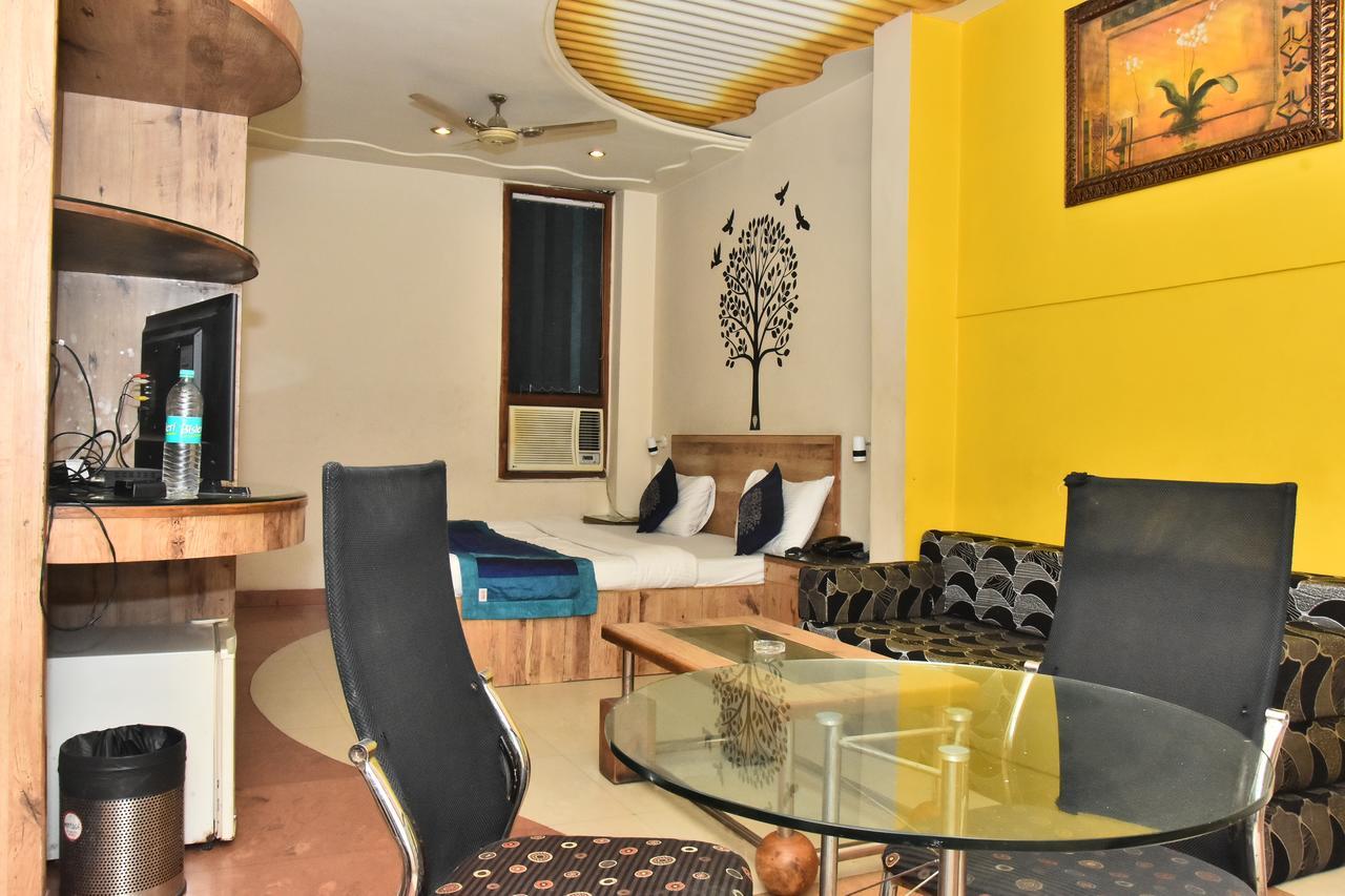 Hotel Deep Канпур Экстерьер фото