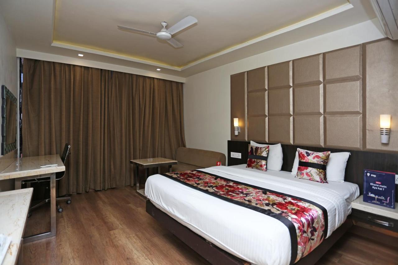 Hotel Deep Канпур Экстерьер фото
